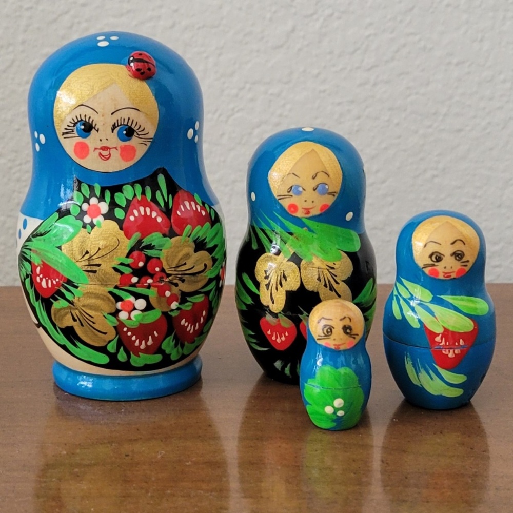 VTG Strawberry Floral Russian Matryoshka Nesting Dolls Set of 4 Hand Painted